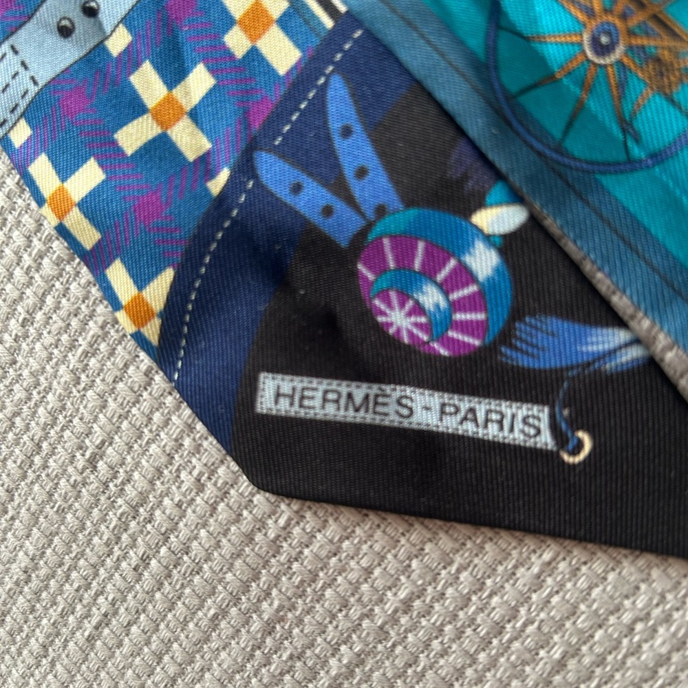 100% Authentic Vintage Hermes Silk Twilly EUC - Picture 7 of 9